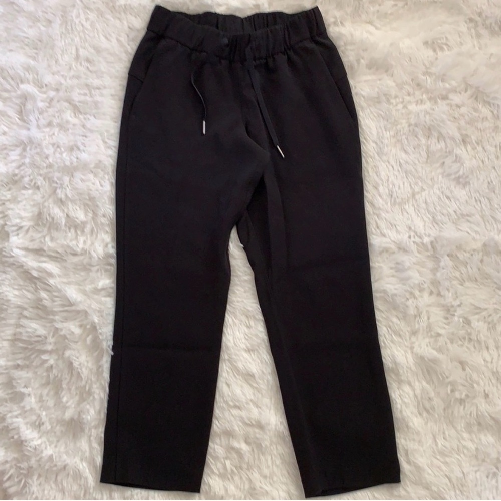 Lululemon On the Fly Cropped Jogger Pants